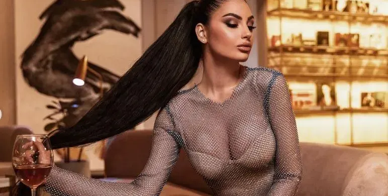 Прецедент! За рекордно време млада певица превъртя брояча на YouTube