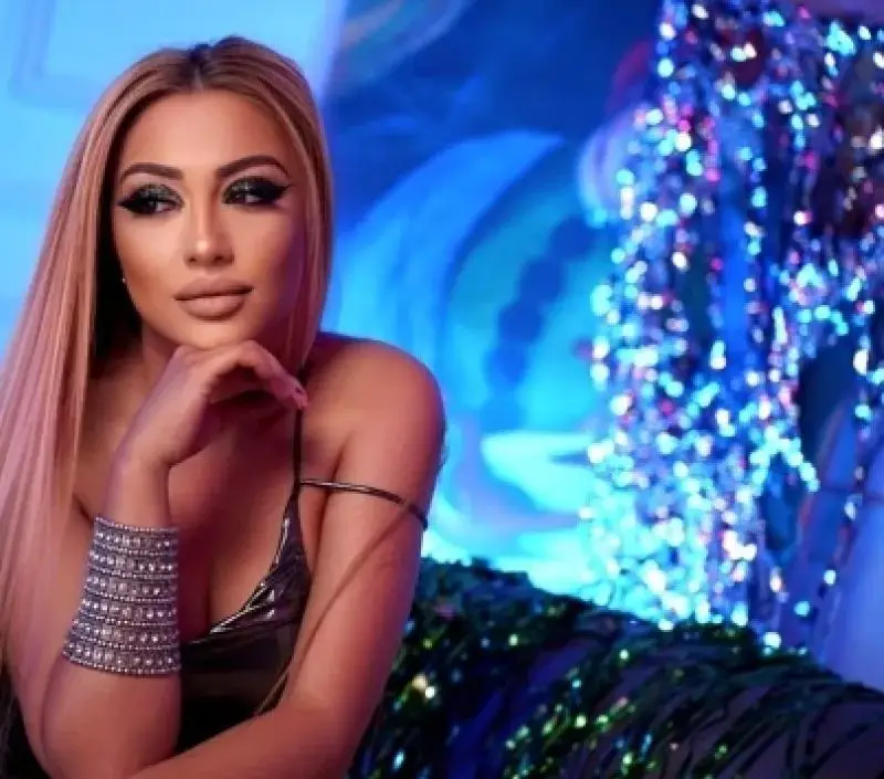 Роксана насмете бенда си