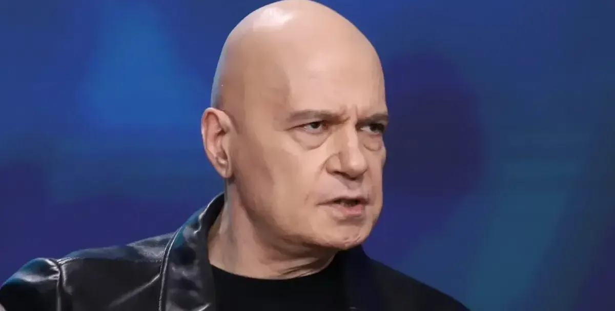 Слави пробута за  министър личния си финансист