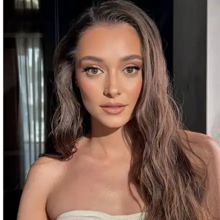 ТОВА Е НЕАДЕКВАТНО: Милионерът Ваньо Алексиев кара Валерия да се облича с дрехите на бившата му! (ПОТРЕС СНИМКИ)