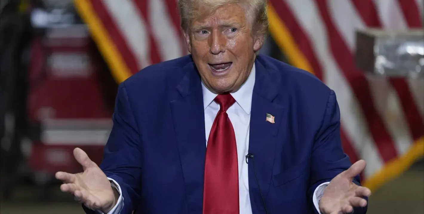 Тръмп: Хеликоптерът летя право към самолета дълго време, защо кулата не му каза какво да прави?