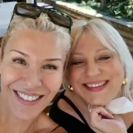 Внучката Лора скара Гала и Джуджи СНИМКИ