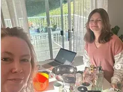 Дъщерята на Киро влезе в пубертета, сложи очила