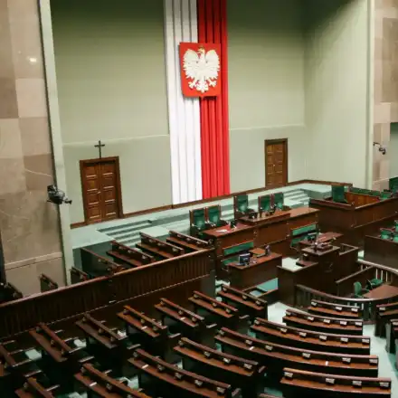 Звучен полски шамар за Будапеща, в дъното е разследване за злоупотреби