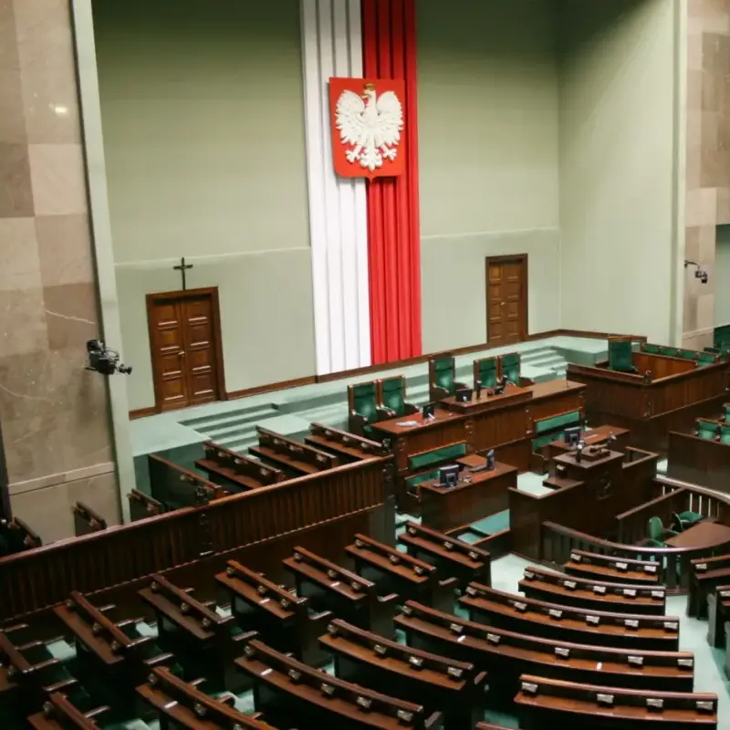 Звучен полски шамар за Будапеща, в дъното е разследване за злоупотреби