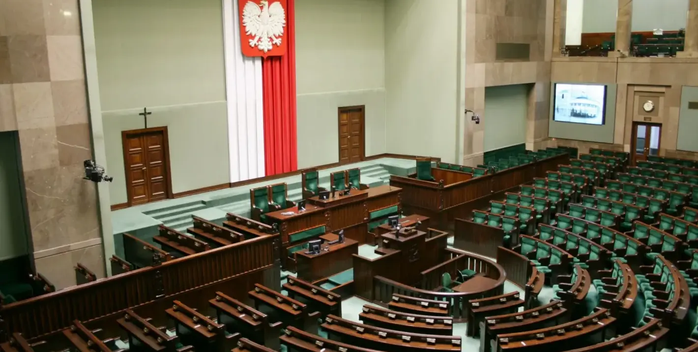 Звучен полски шамар за Будапеща, в дъното е разследване за злоупотреби