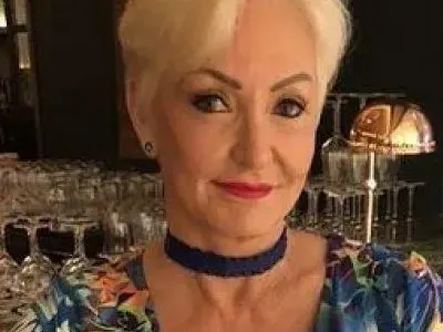 70-годишна порнобаба учи щерка на занаята