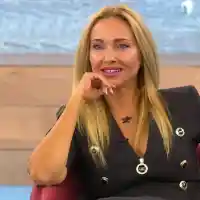 Алекс Раева опъна бръчки