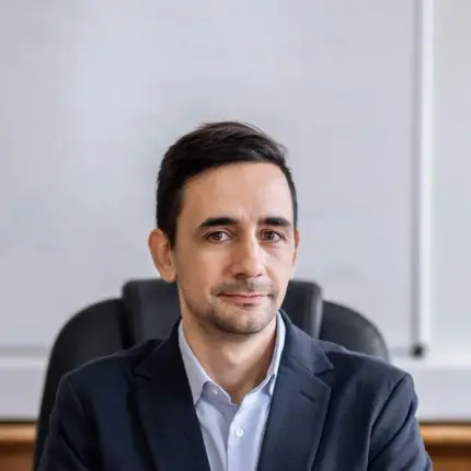 Белезници! Прокуратура и качулки дебнат зам.-кмета по транспорт Илиян Павлов