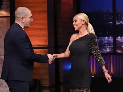 БЕЗПАРИЧИЕ! Гущерова изтърка една и съща рокля по тв предавания! (СНИМКИ)