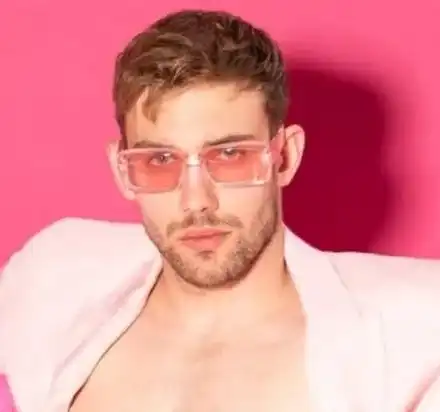 Близки на ергенът Виктор: Не е обратен, ама май не си пада по жени