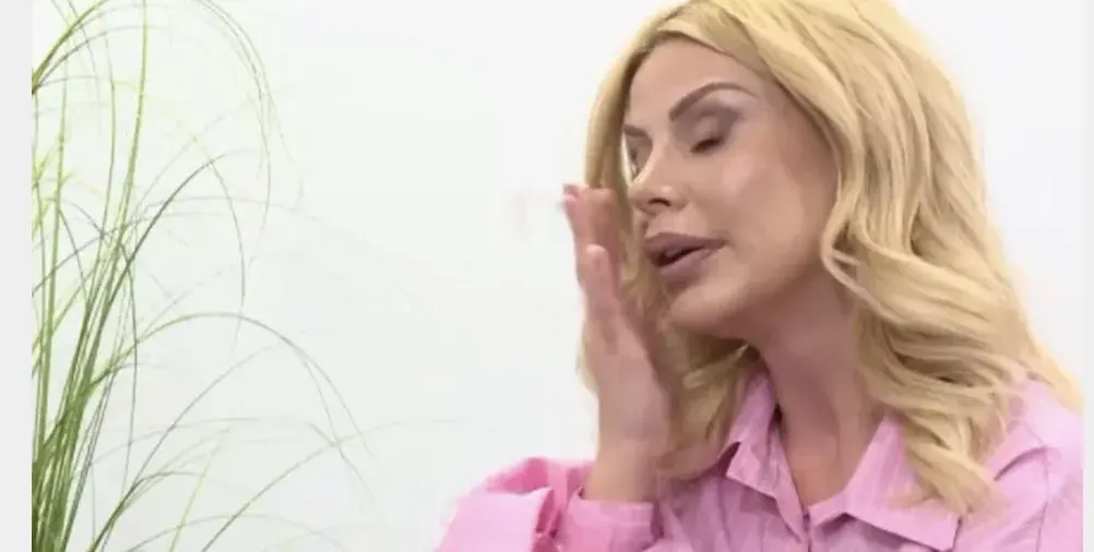 Болшой театър от Алиекспрес! Светлана Василева РЕВЕ в "На кафе": Разбита съм, не мога да се доверя на мъж! (ВИЖ ТУК)