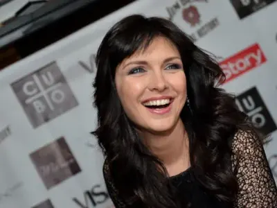 Бомба! Eдин от ергените попадна в лапите на Жени Калканджиева (Горещи снимки)