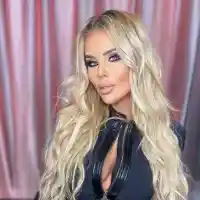 БОМБА! Ружа Игнатова цъфна на остров в Азия (ФОТО)