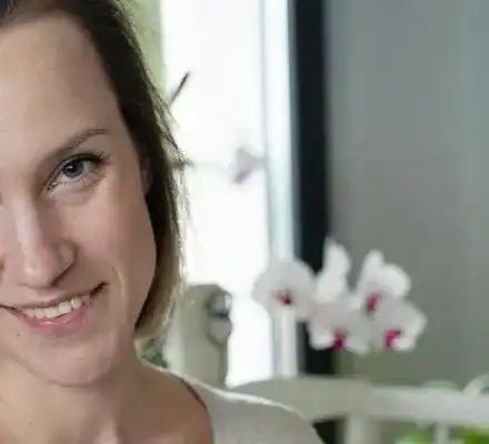 Дария с пилинг на лицето