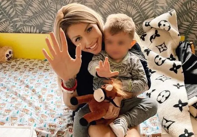 Джулиана Гани плаче за сина си, половин година не го е виждала