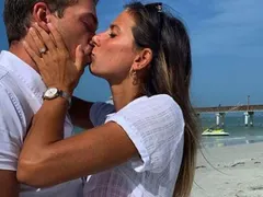 Футболистка No1 тъгува за гаджето