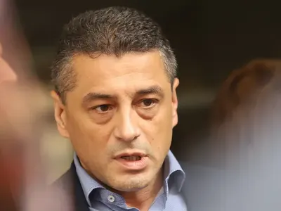 Готви ли се новата президентска партия?