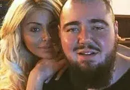 Гущеров лежи на дивана на майка си, но няма да гледа децата си, докато Светлана заработва по 2 бона на „сеанс“