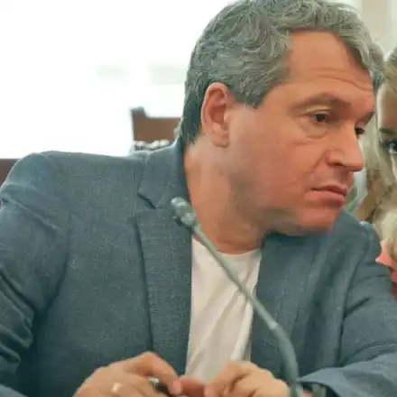 Има ли връзка Тошко Йорданов с хубавата Павела Митова?