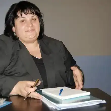 Искра Фидосова се завърна тайно като нотариус в София 