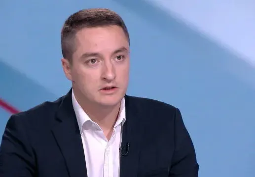 Изключили Явор Божанков от училище в 9-и клас заради пиянски запой?