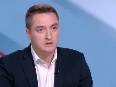 Изключили Явор Божанков от училище в 9-и клас заради пиянски запой?