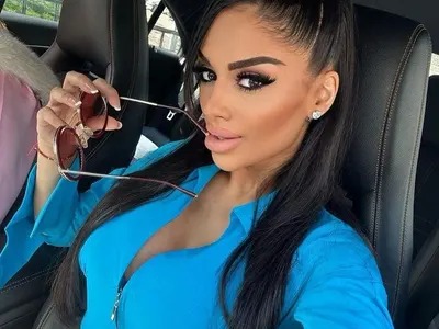 Клиенти на брадърката твърдят: 2 бона е тарифата на Беба Янева!