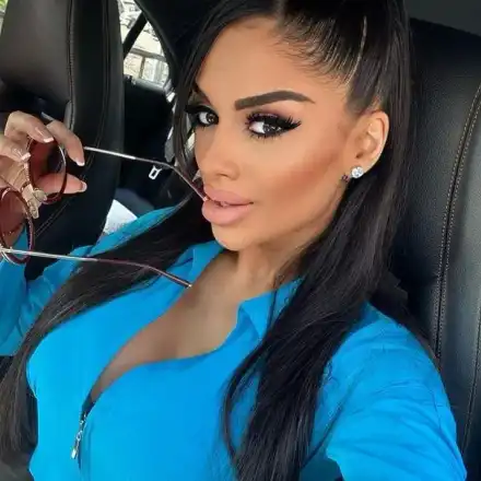 Клиенти на брадърката твърдят: 2 бона е тарифата на Беба Янева!