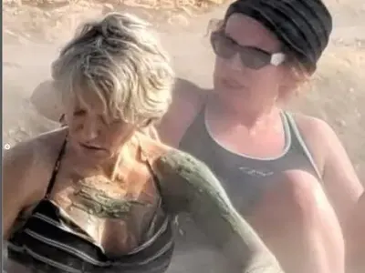 Койна Русева лъсна по бански на 55 години! (СНИМКИ)