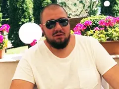 Кошмарът за Християн Гущеров се сбъдва! Почва работа за първи път и ще ходи с метрото