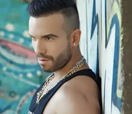 Крум шокира с разтърсваща история:  Болна от рак, мама  ме молеше да я  хвърля от терасата!