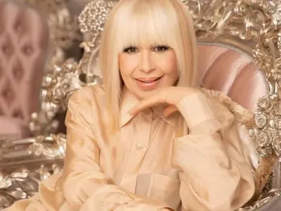 Лили Иванова си сложи “девствена” коса