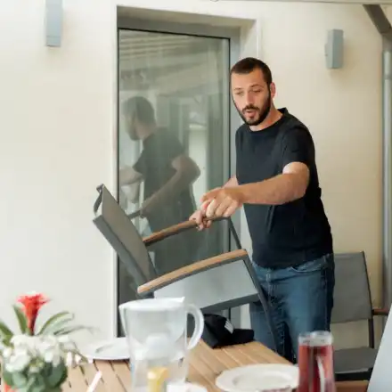 Лора Капустина се раздели с мъжа си година след сватбата