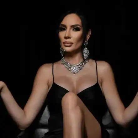 Лорена става актриса