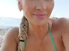 Марина от "Фермата" ридае: Не мога да се прибера в България (Горещи снимки)