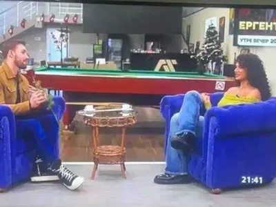 Мартин няма да му го прости: Виктор отсвири мацката с най-голямата циц@! (СНИМКИ на гол@та Габриела)