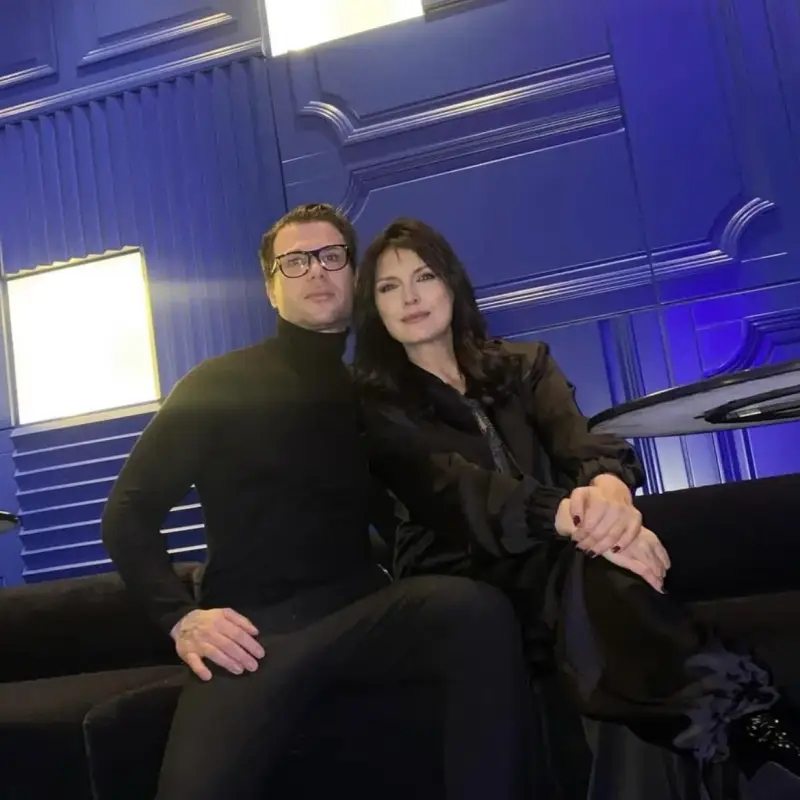 Мистър България пуска слухове, че излиза с Жени Калканджиева! Миската: Не го познавам!