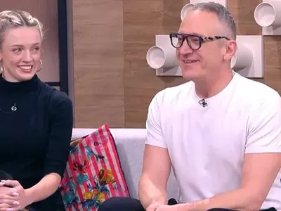 "Мой си е!", обяви Анна Кошко и награби Деян Донков за "пакета"! (Радина се е облещила - СНИМКИ)