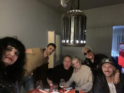 "Мой си е!", обяви Анна Кошко и награби Деян Донков за "пакета"! (Радина се е облещила - СНИМКИ)