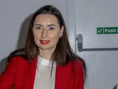 На проблеми със силния пол ли мирише?! Наталия Кобилкина отсече: Никога не слушайте мъжете, те говорят само глупости! (ВИЖ ТУК)