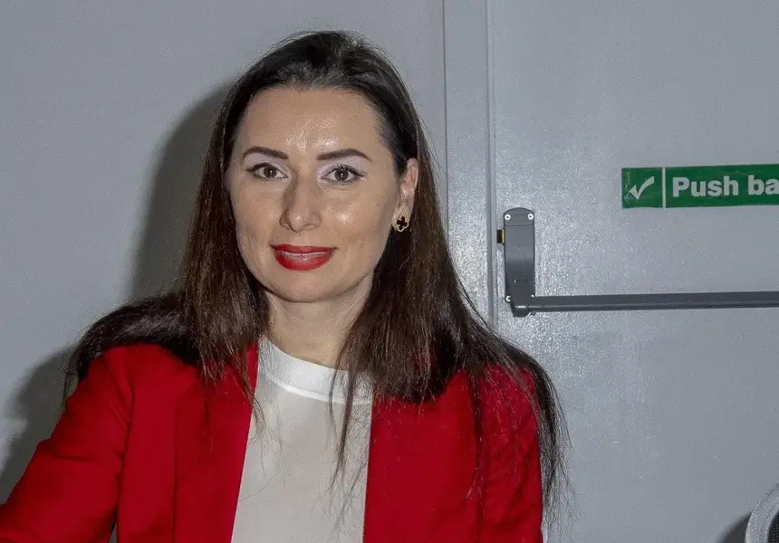 На проблеми със силния пол ли мирише?! Наталия Кобилкина отсече: Никога не слушайте мъжете, те говорят само глупости! (ВИЖ ТУК)