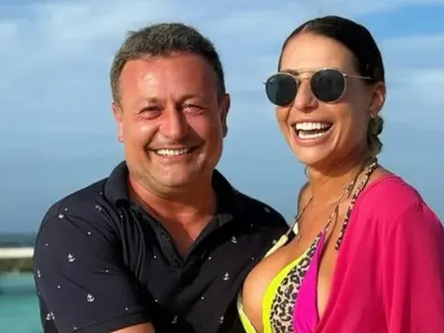 НАГЛОСТ: Срещу няколко тека в леглото, Вики на Рачков се "ИЗТРОПА" като член на клана Халваджиян! (СНИМКИ)