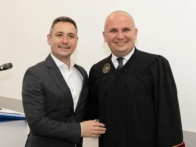 Нахлузил женско бельо и руса перука, Илхан Кючюк разби живота на 7-годишно дете! Изхвърли го от дома му и му отне бащата благодарение на задницата си