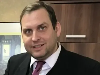 Няма такава държава! В парламента работи убиец, който обслужва сексуално депутат