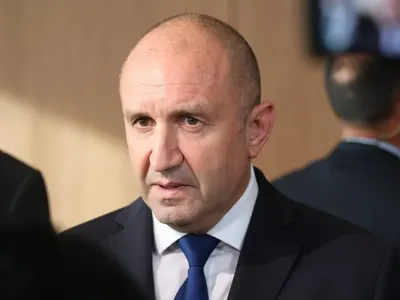 Радев атакува вейповете в името на наследниците си