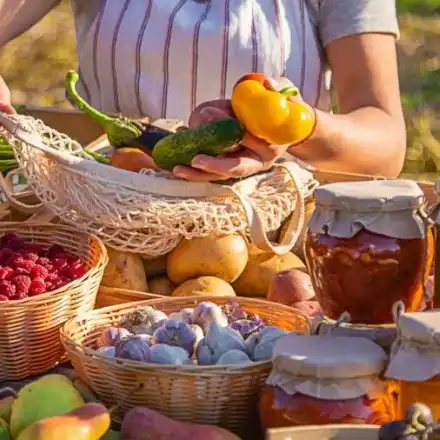 Родните фермерски продукти бият веригите по скъпотия