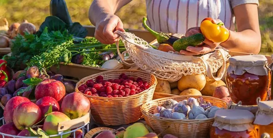 Родните фермерски продукти бият веригите по скъпотия