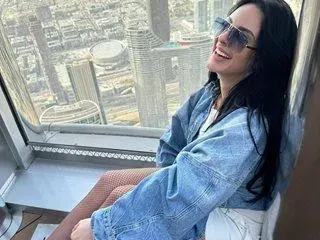 Щерката на Глория продължава с лукса в Дубай