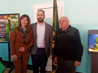 Скандал! Ето я директорката на столично школо, хваната с подкуп! Близка е до кмет на ПП-ДБ и "Спаси София (СНИМКИ)